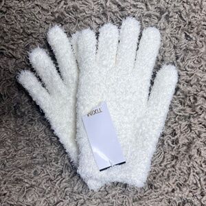 Women's Mixit Whisper White Fuzzy Gloves